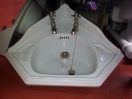 38 Lavabo faïnce d'angle Art-Nouveau